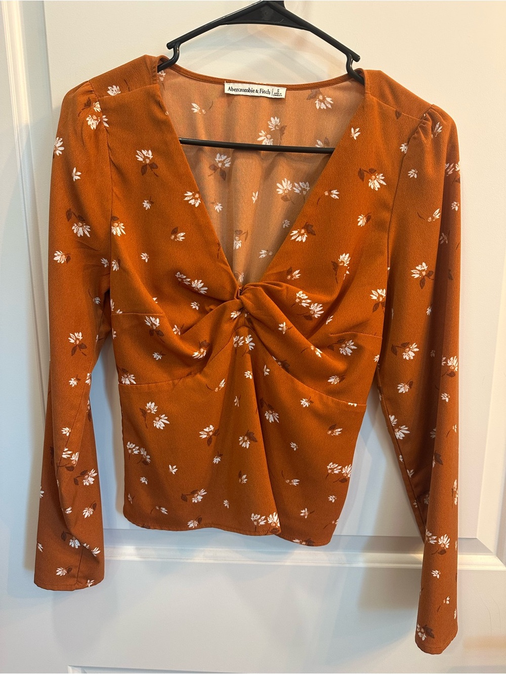 Abercrombie & Fitch Rust-Brown Twist Front Long Sleeve Top